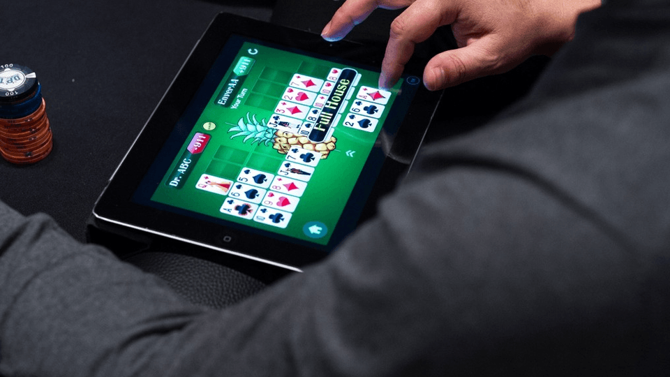 Ưu điểm khi tham gia bài poker online